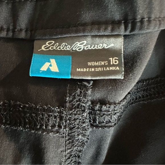 Eddie Bauer Women's Black Straight Leg Active Pants inseam 31", waist 20" - Picture 3 of 4